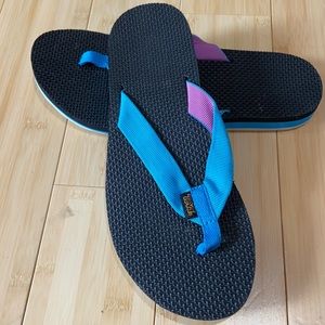 Teva size 9 flip flop